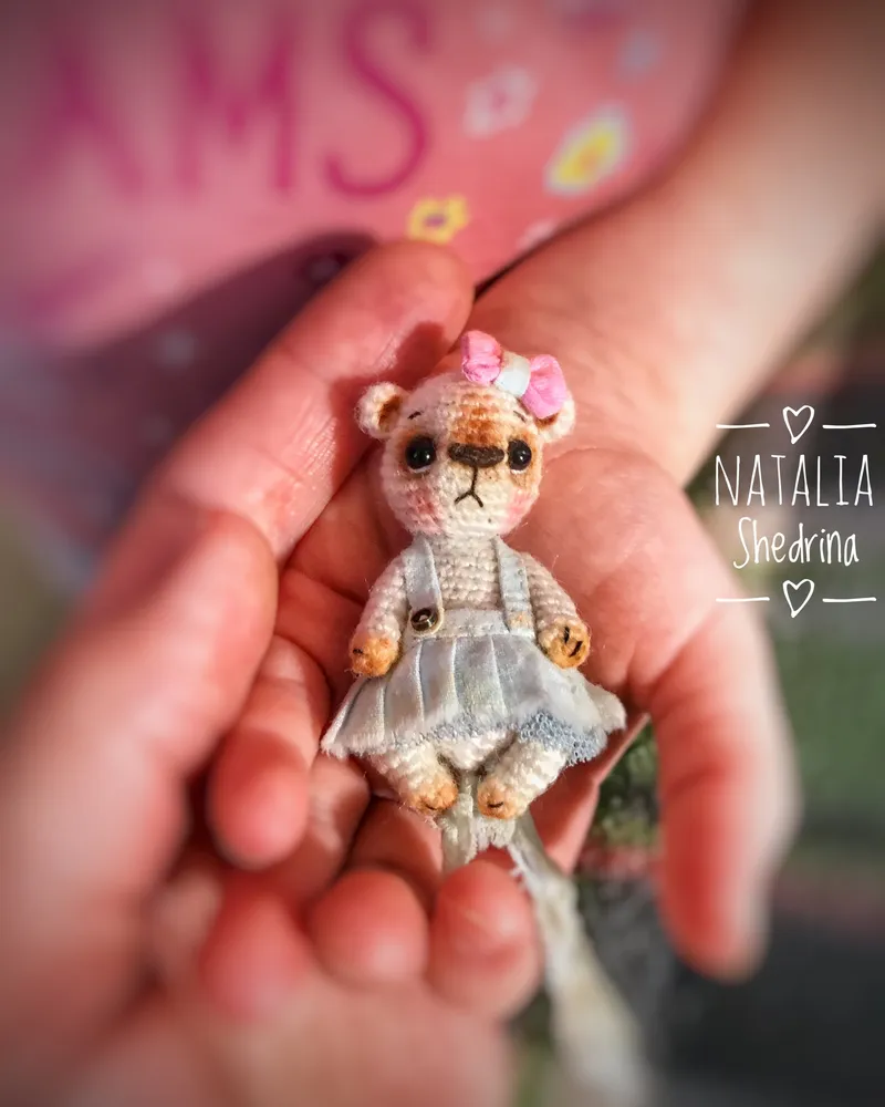 Мишка-брошка с домиком — 5 см