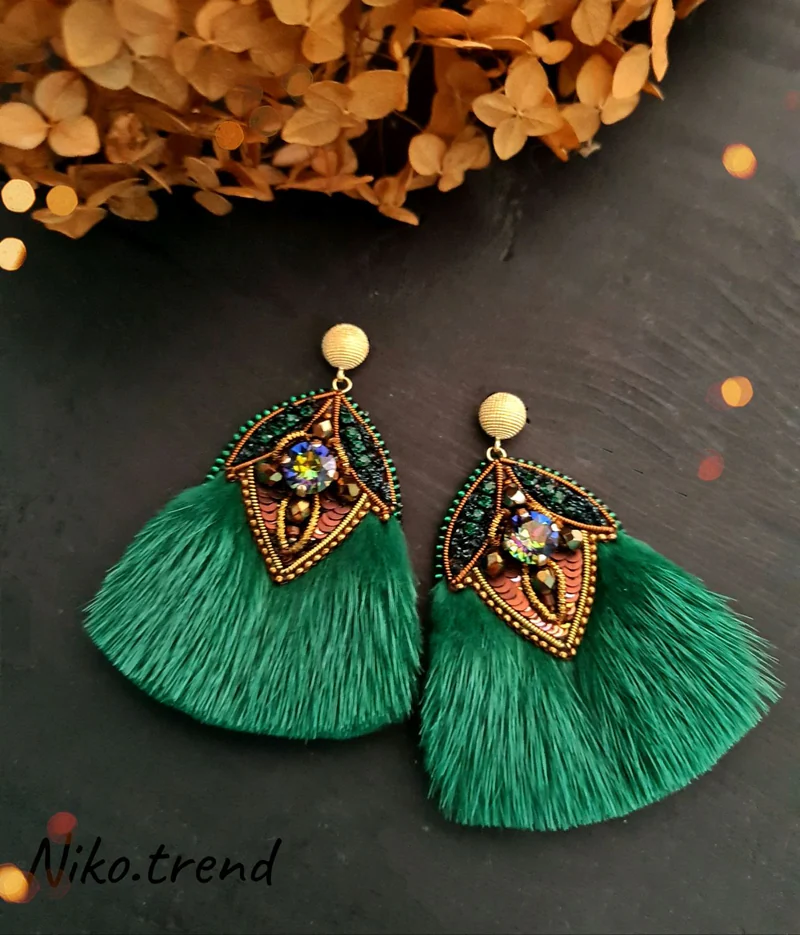 Серьги с мехом норки, вышитые бисером, зелёный