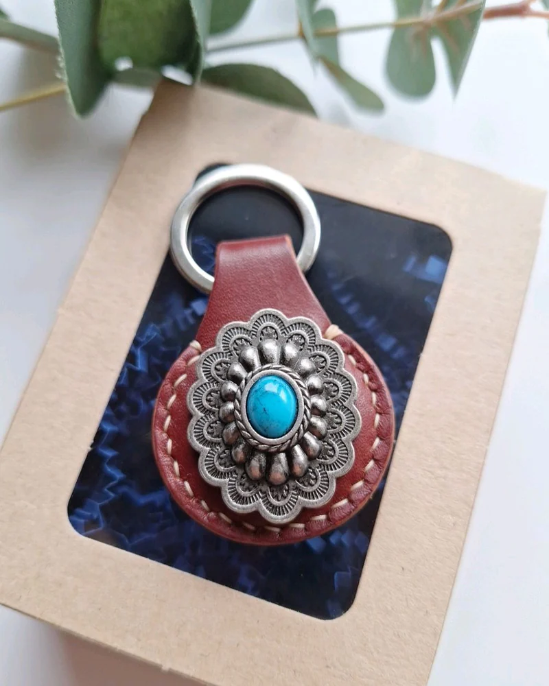 Брелок из натуральной кожи