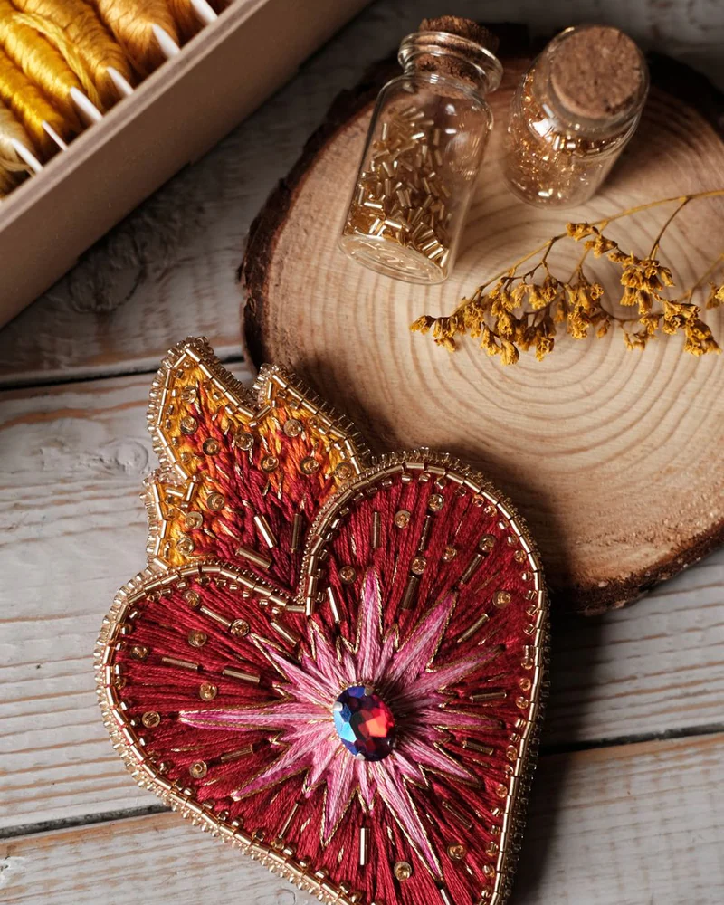 Брошь «Sacred Heart» с ручной вышивкой