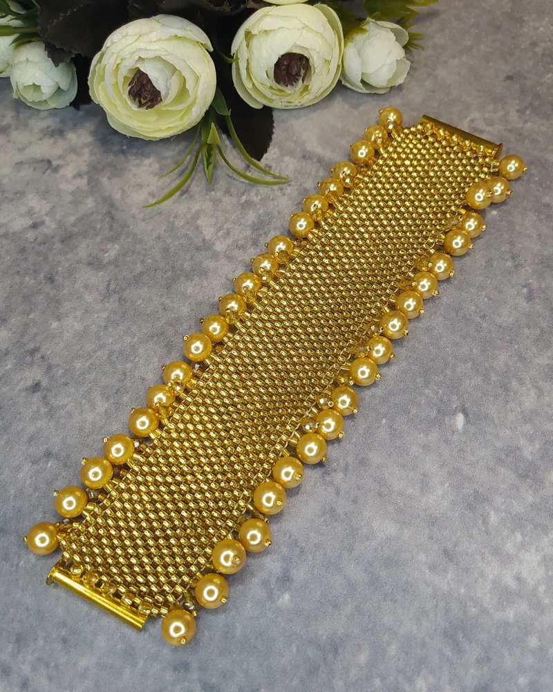 Браслет женский широкий. Женский браслет золотистый