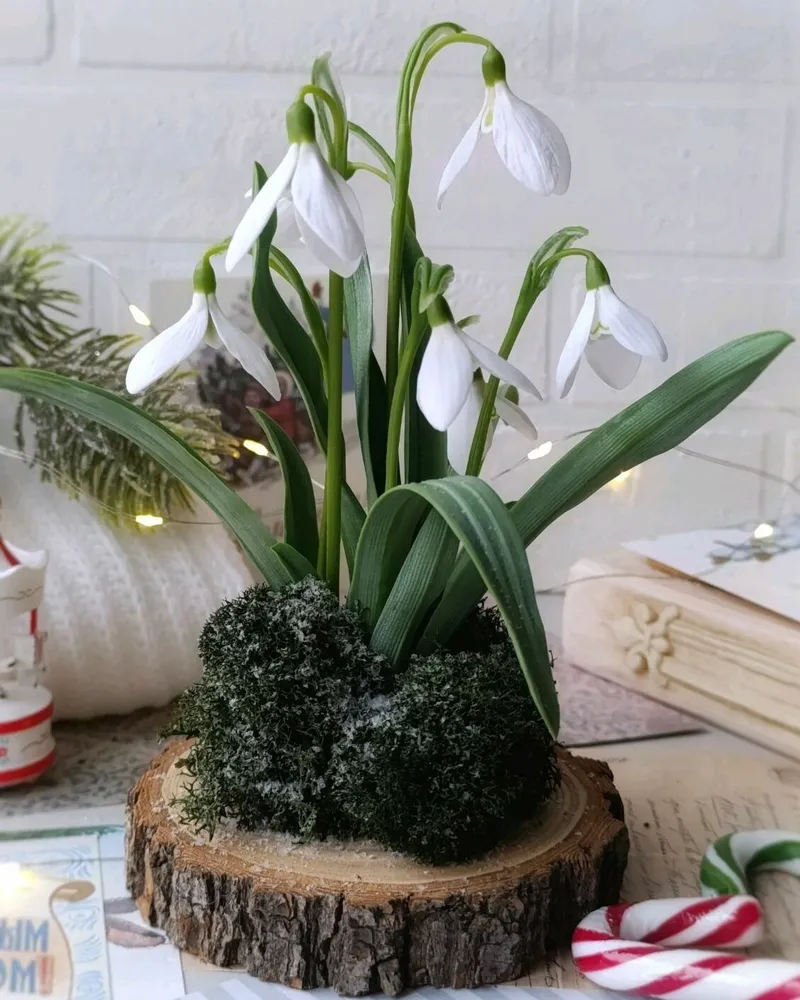 Подснежники из полимерной глины холодный фарфор ручной работы — Подснежники на пне
