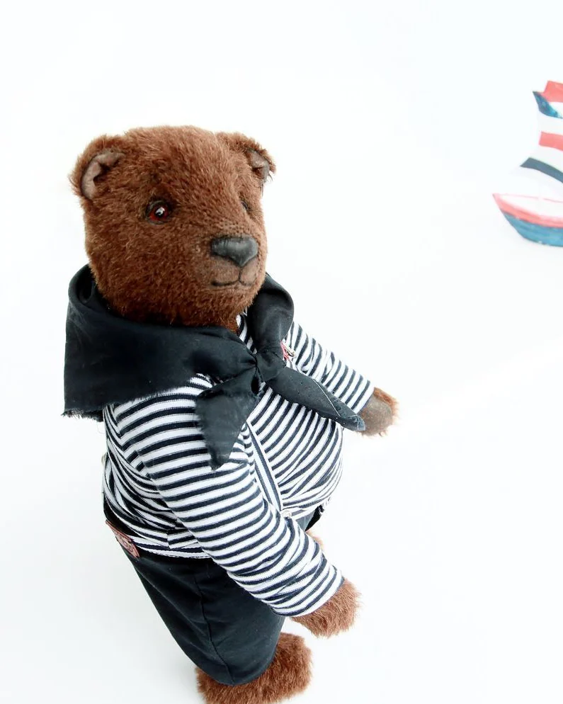 «Brave Sailor» — коричневый
