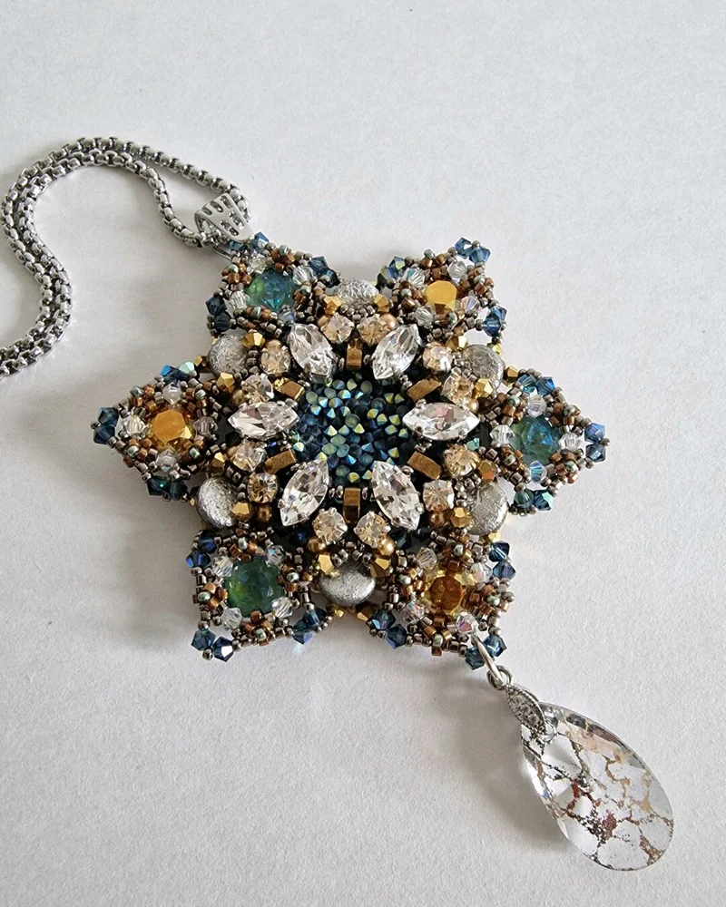Кулон «Весенний» с кристаллами Swarovski