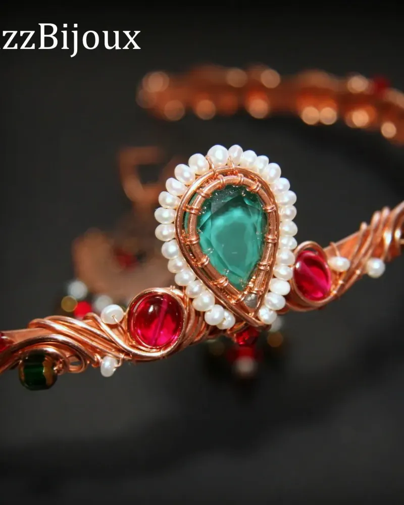 Диадема с изумрудным кристаллом — Жемчуг и Swarovski
