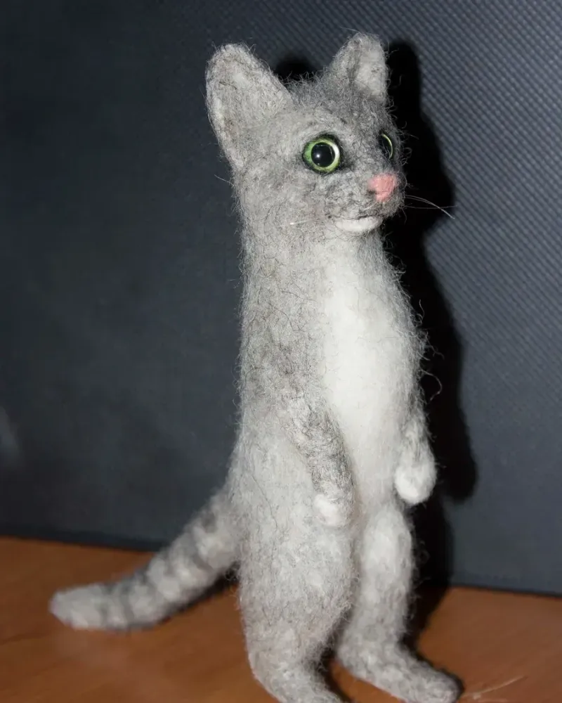Любопытный котёнок, валяная игрушка — Основной