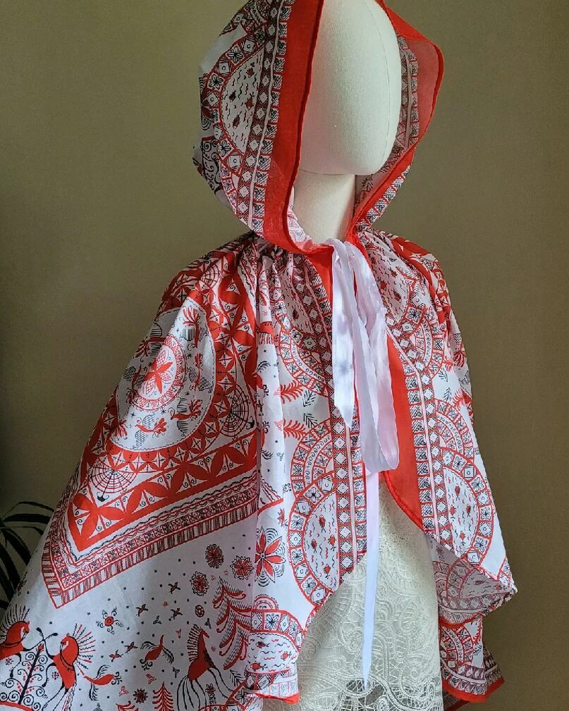 Накидка с капюшоном «Мезень», красно-белая