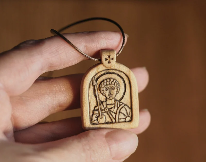 Св. Георгий Победоносец - деревянный нательный образок-иконка из кипариса
