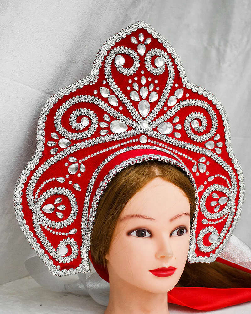 Русский новогодний красный кокошник с серебряным декором — Основной