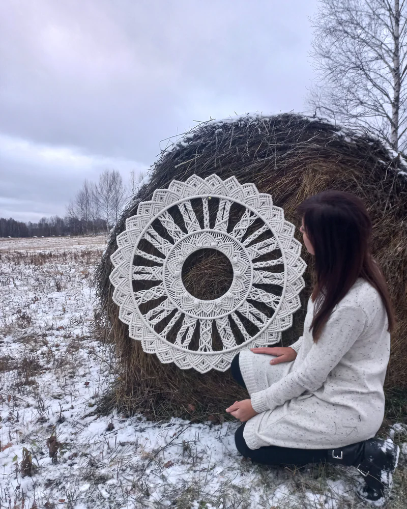 Панно круглое макраме — Молочный