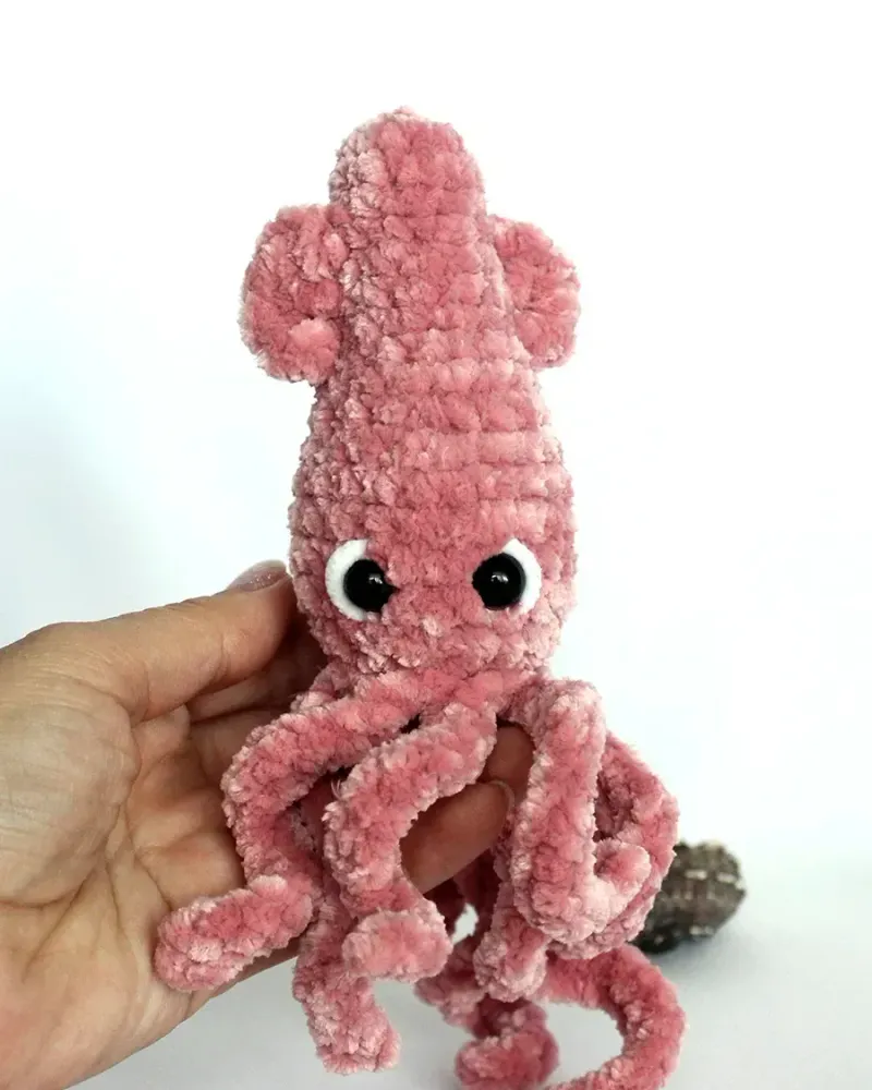 Мягкая вязаная игрушка «Кальмар» — Розовый