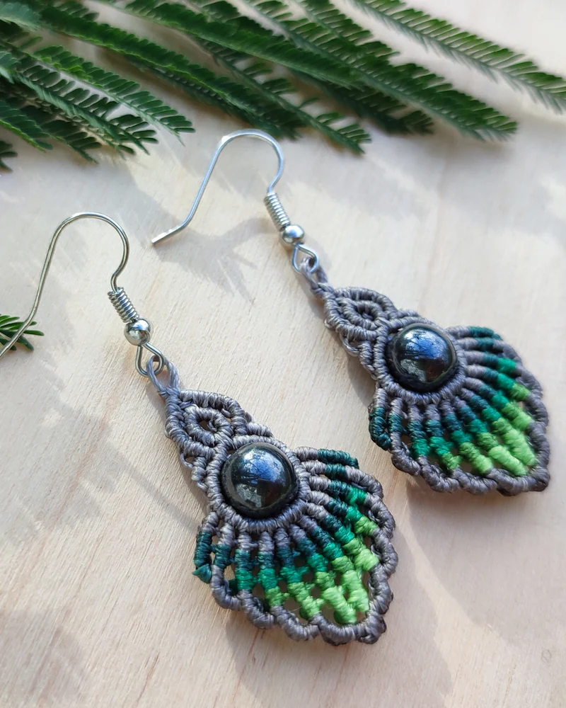 Серьги макраме «Милена» — Серые с гематитом
