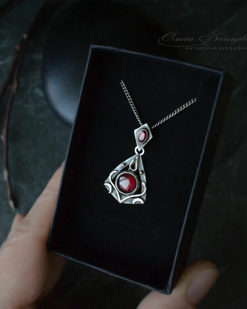 Кулон с гранатом Scarlett (красный камень)