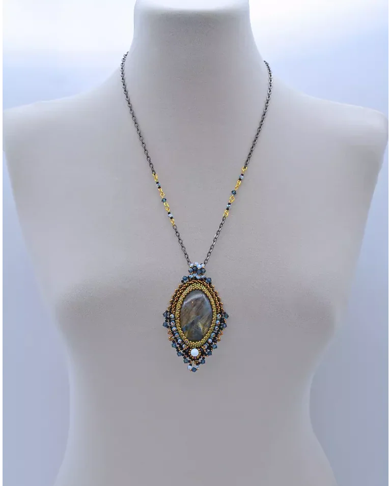 Авторский кулон с лабрадором и Swarovski