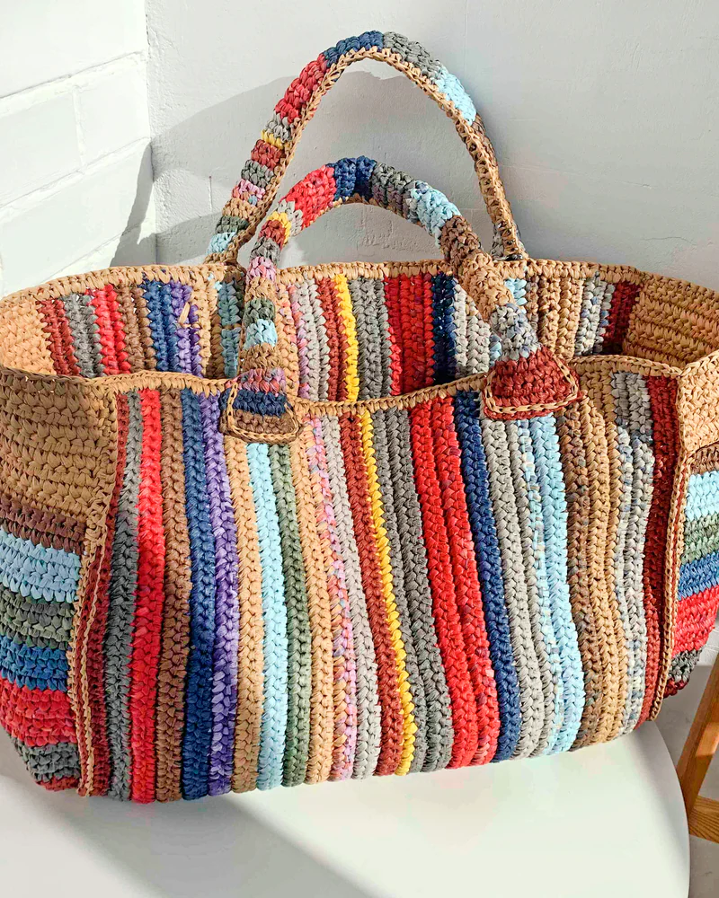 Сумка Weekender из рафии с карманами