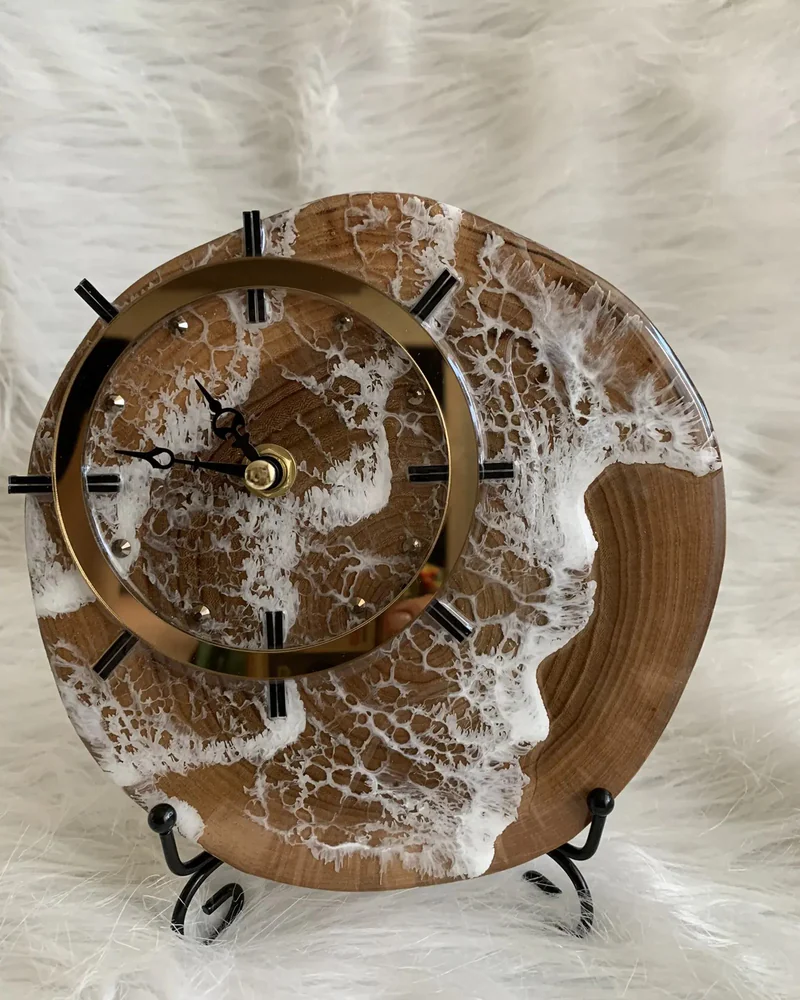 Часы настольные Морские бесшумные,18*18*1,2см, карагач, подставка, ручная работа — Морские