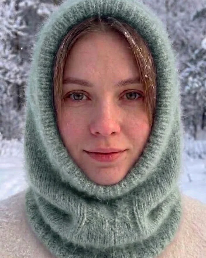 Воздушный капюшон из пуха норки — Зелёный «Полынь»