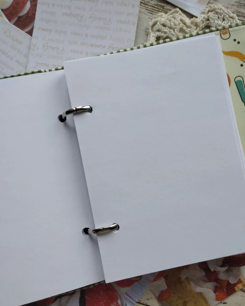 Кулинарная книга на кольцах 13×16 см — Зелёная в клетку, капкейк