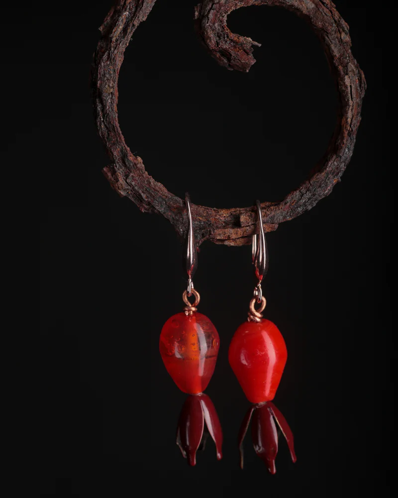 Серьги асимметричные Шиповник красный