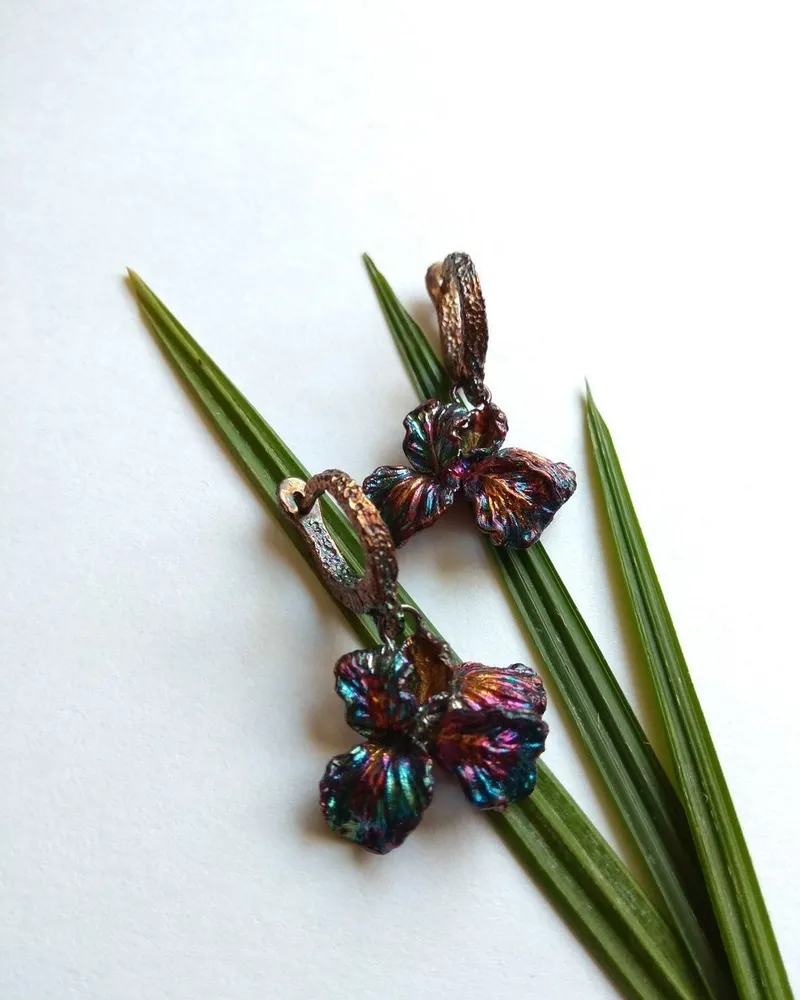 Серьги Ирисы малые — радужная патина — Радужная патина
