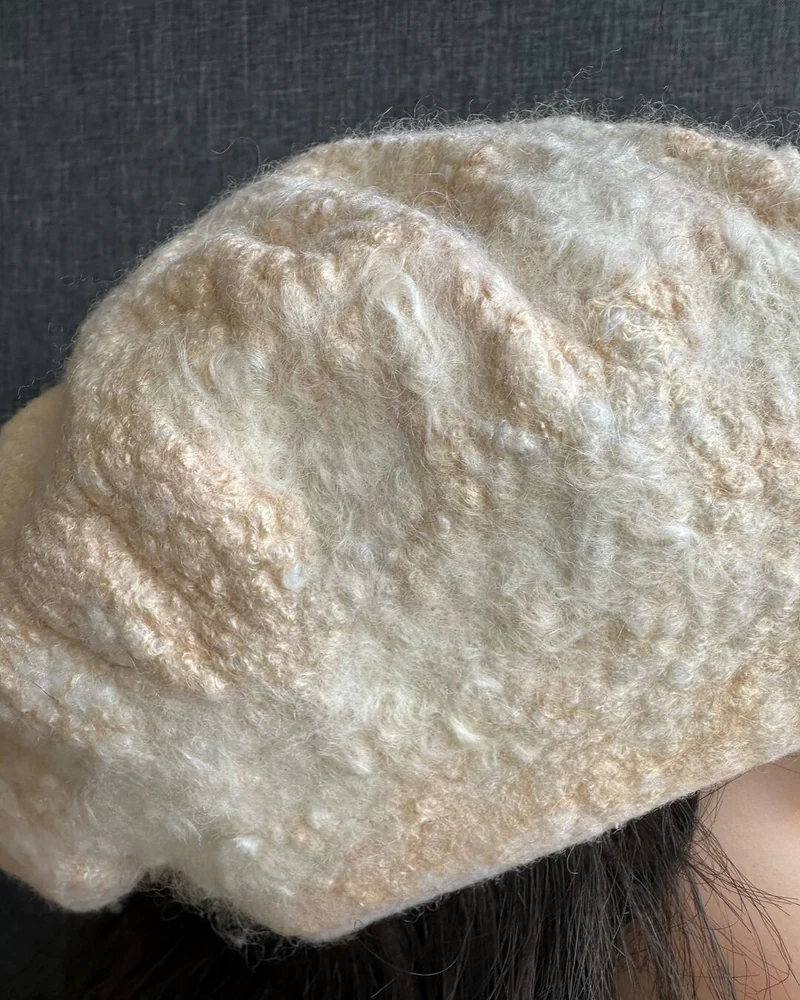 Берет женский из мериносовой шерсти