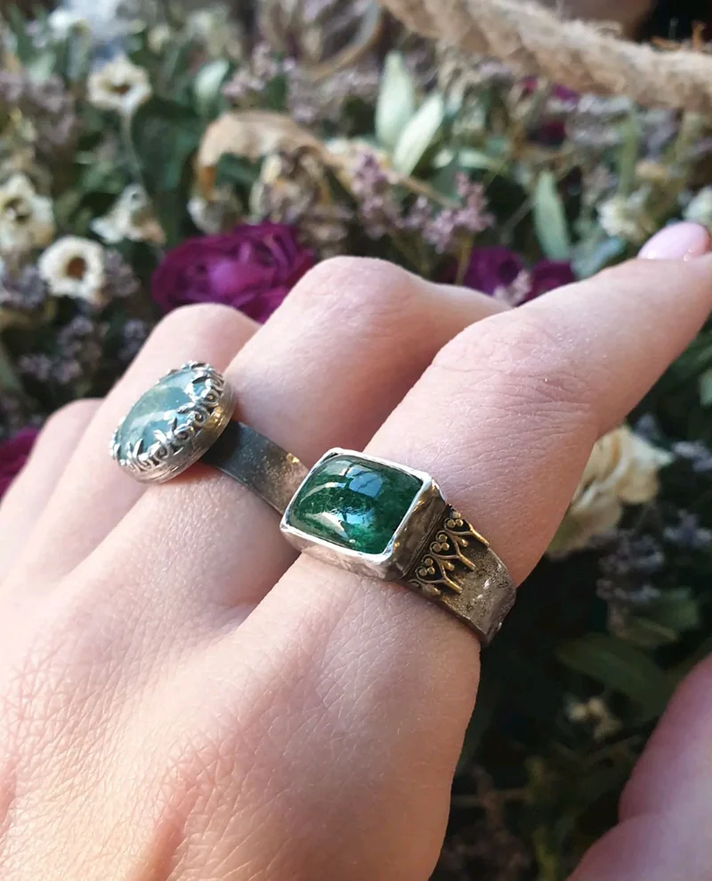 Серебряное кольцо с изумрудом