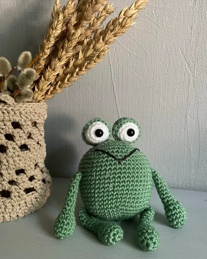 Лягушонок, вязаная игрушка — Зелёный