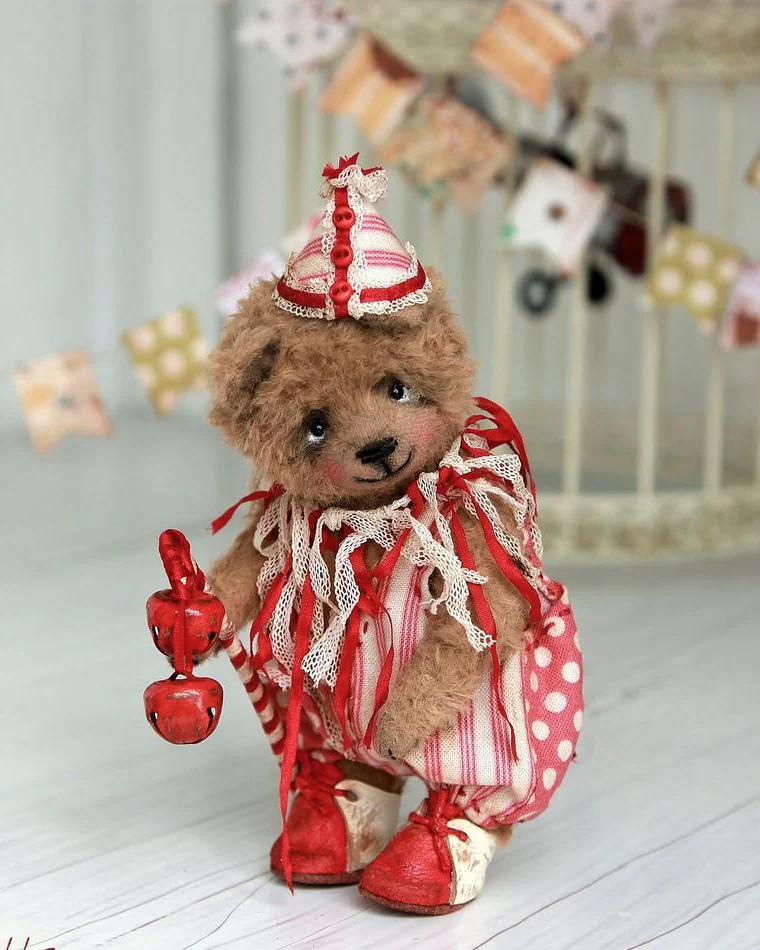 Funny Bear — красный