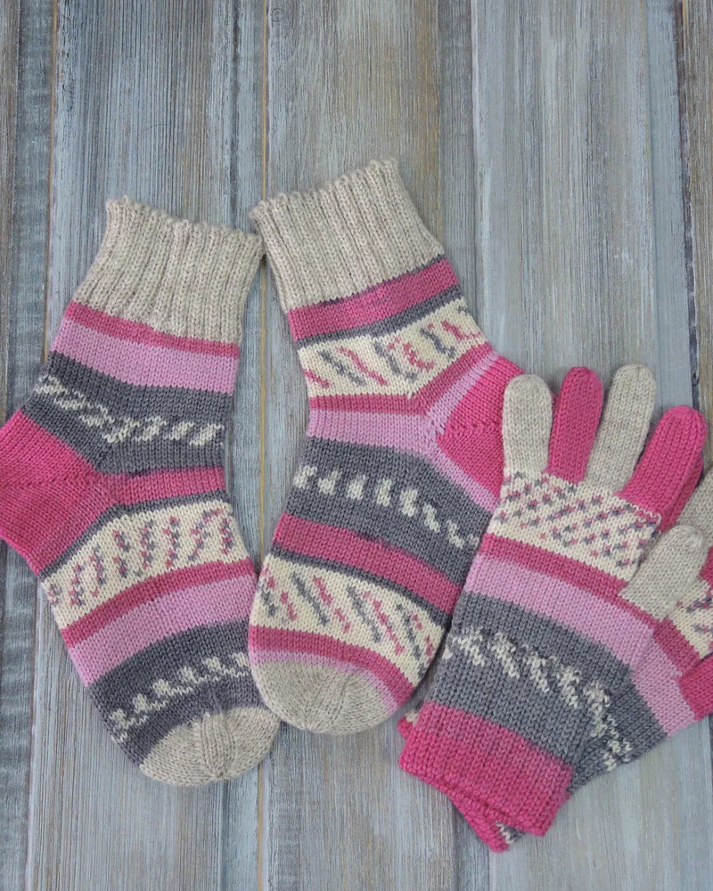 Детские вязаные перчатки «Сказка»