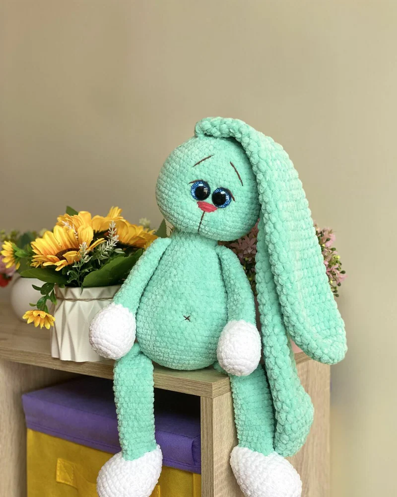 Вязаная зайка амигуруми
