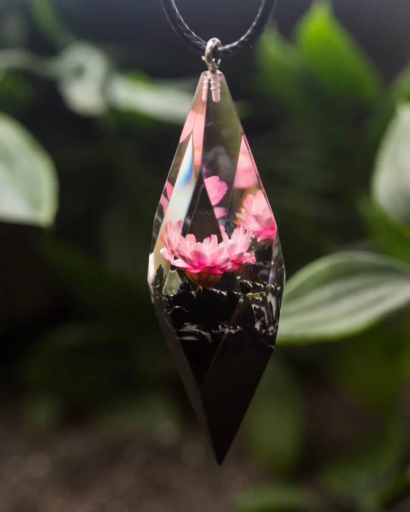 Кулон из дерева и смолы кристалл "Lotus" — Основной вариант
