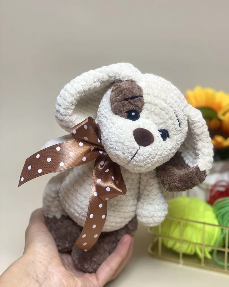 Вязаная белая собачка амигуруми