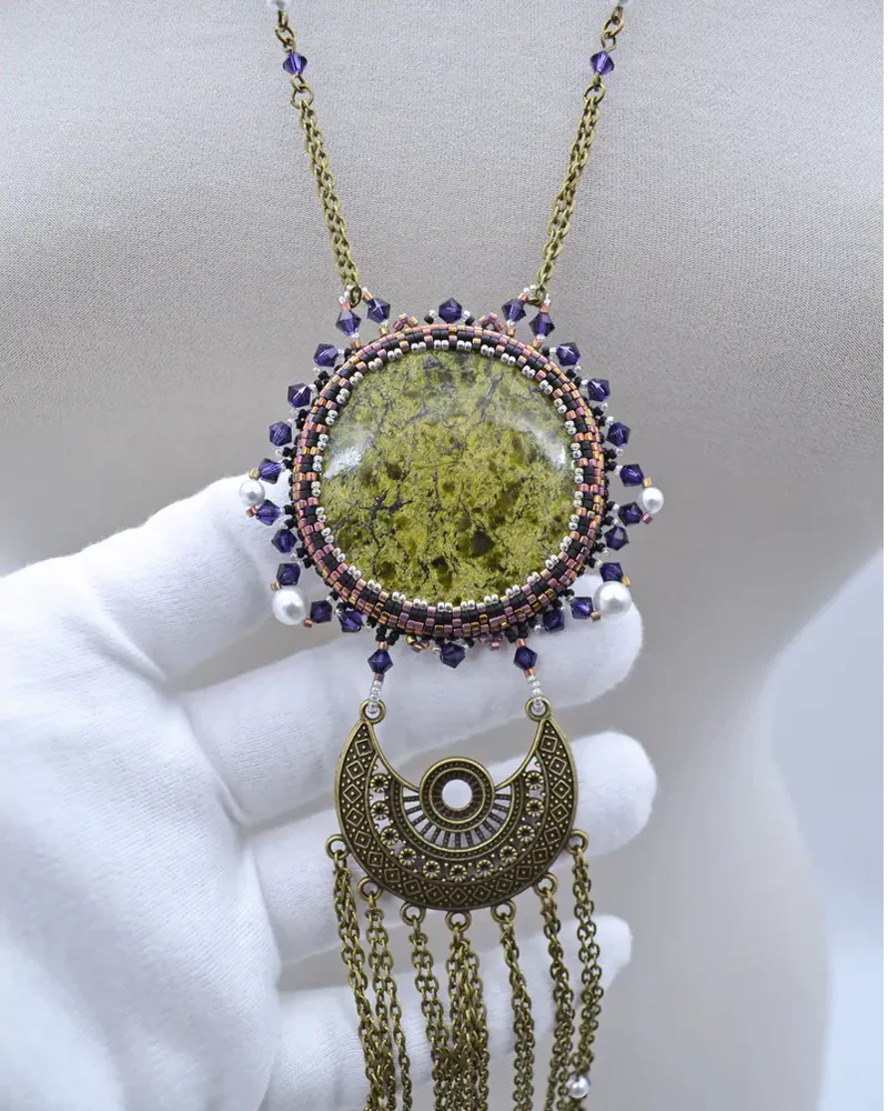 Авторский кулон со змеевиком и Swarovski
