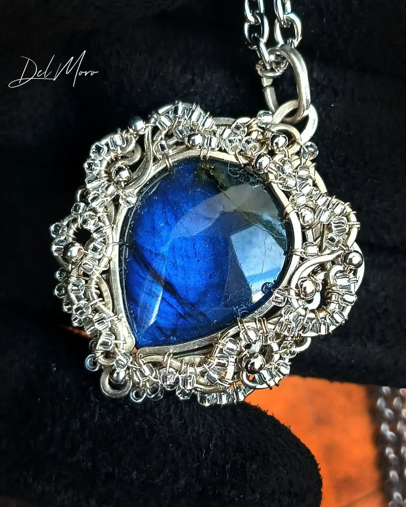 Кулон с синим камнем лабрадорит "Little blue bird"