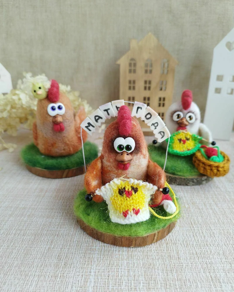 Курица игрушка из шерсти, валяная курочка ряба