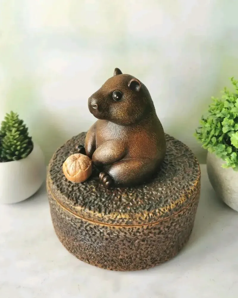 Шкатулка «Капибара с мандарином»