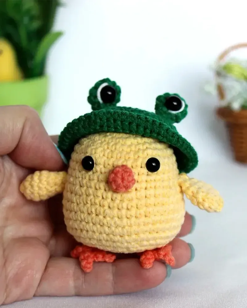 Мягкая вязаная игрушка Цыплёнок — Желтый и зеленый