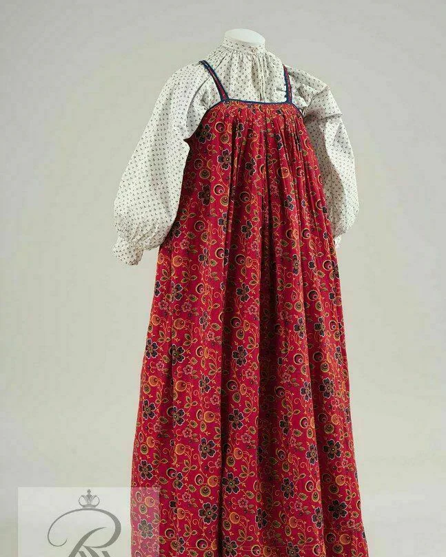 Сарафан русский народный, красный