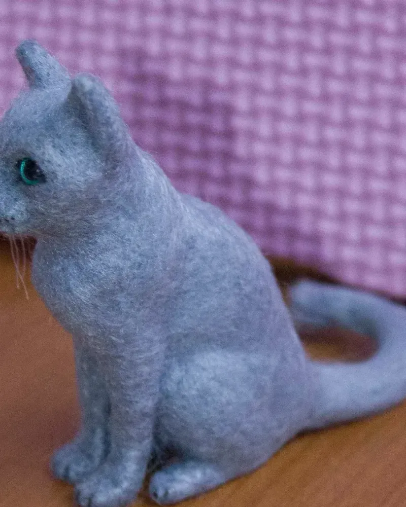 Кошка голубая, валяная фигурка — Основной