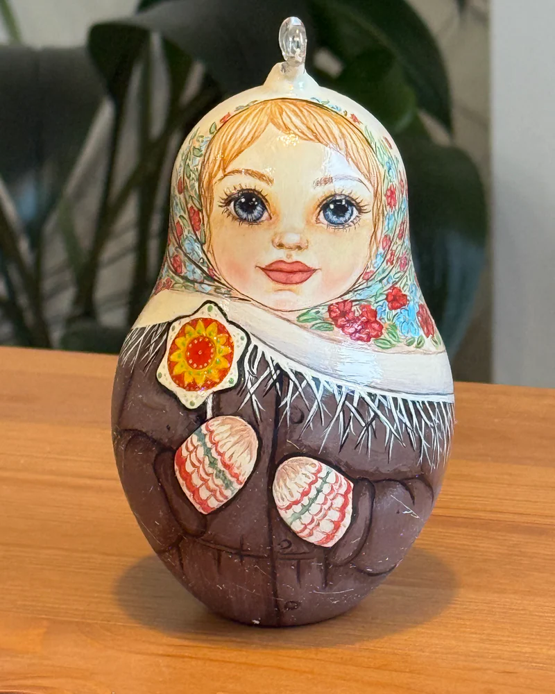 Стеклянная матрешка «Девочка с рождественской звездой» — стеклянная матрешка