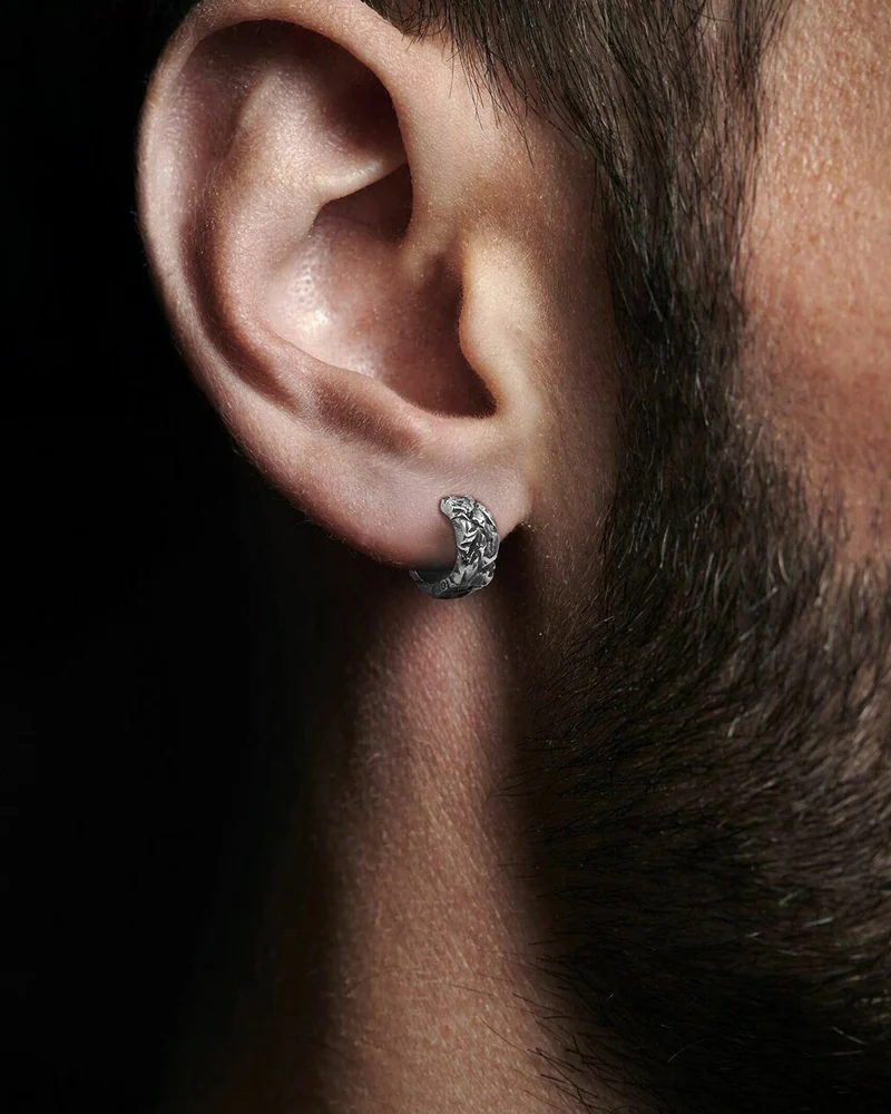 Серьга «Скала» из серебра 925 пробы — С частичным чернением