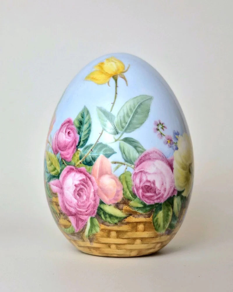 Фарфоровое пасхальное яйцо