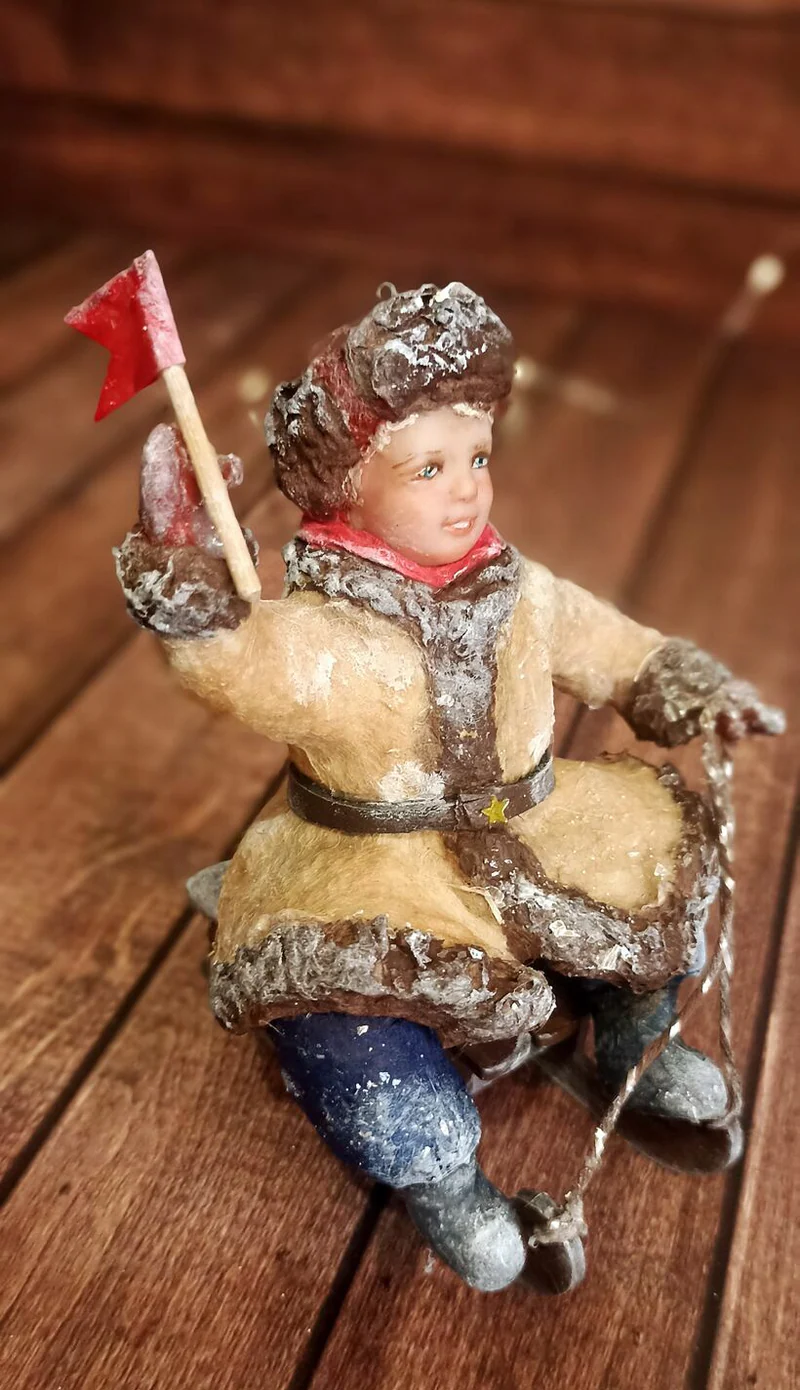 Мальчик на санках