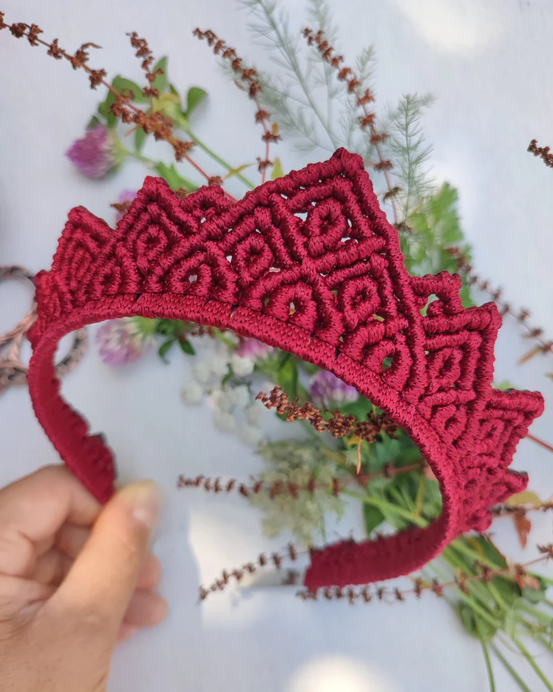 Вишнёвый кокошник макраме Макошь