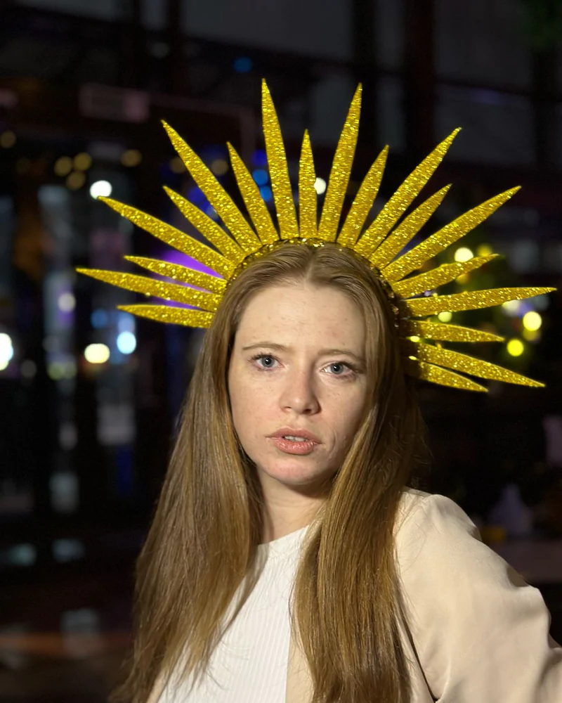 Двусторонняя золотая корона-солнце — Жёлтый