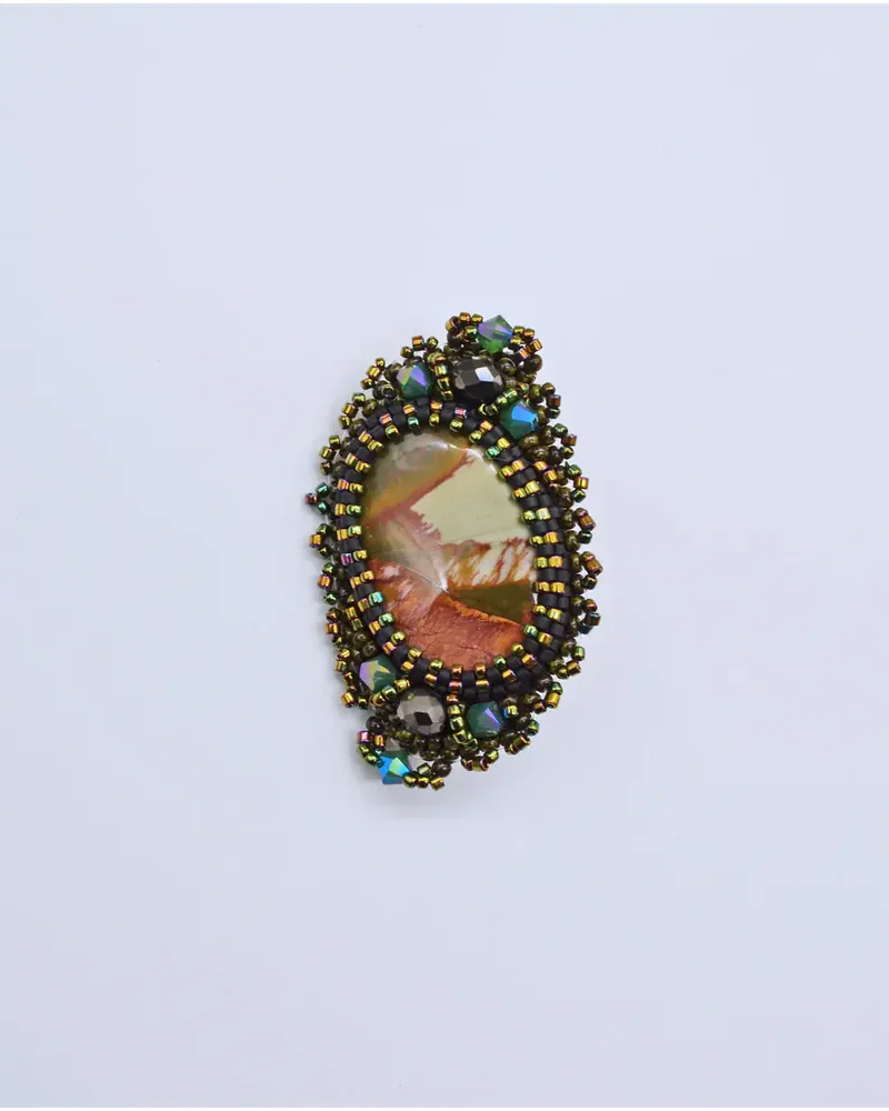 Брошь ручной работы с яшмой и Swarovski