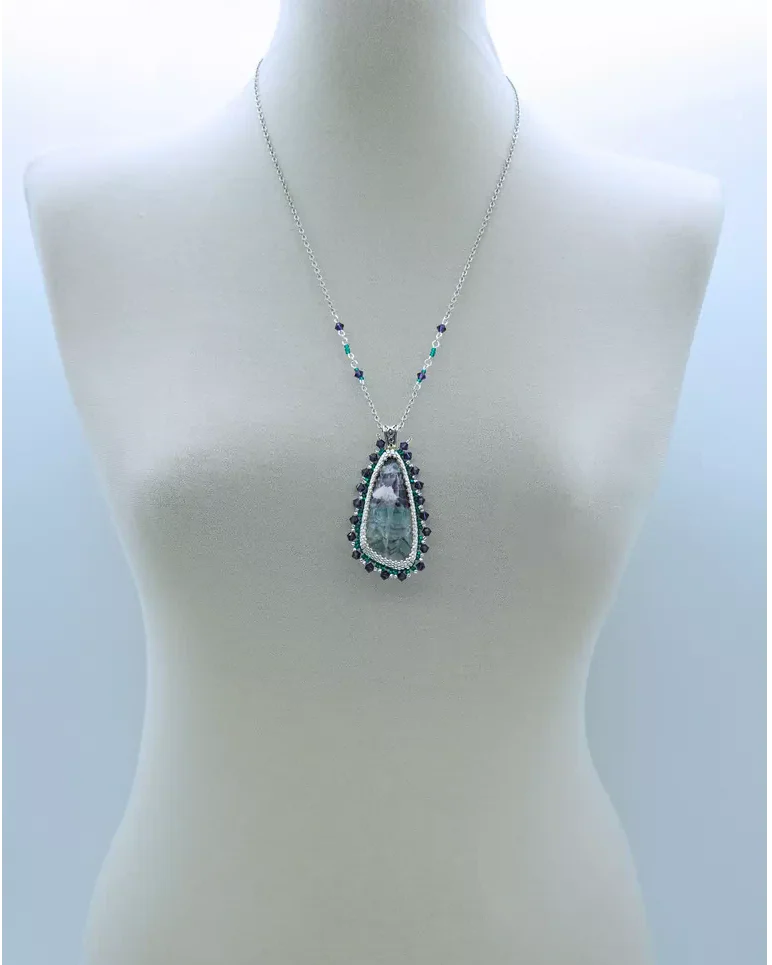 Авторский кулон с флюоритом и Swarovski