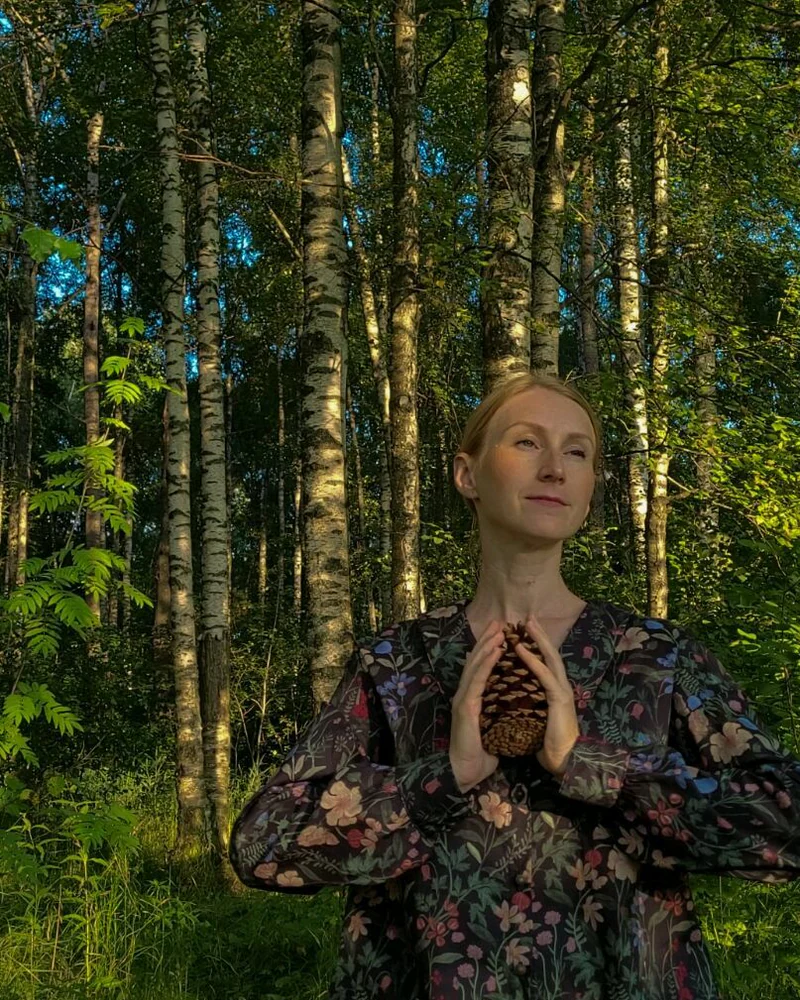 Блузка хлопковая «Лето», чёрная с цветочным рисунком