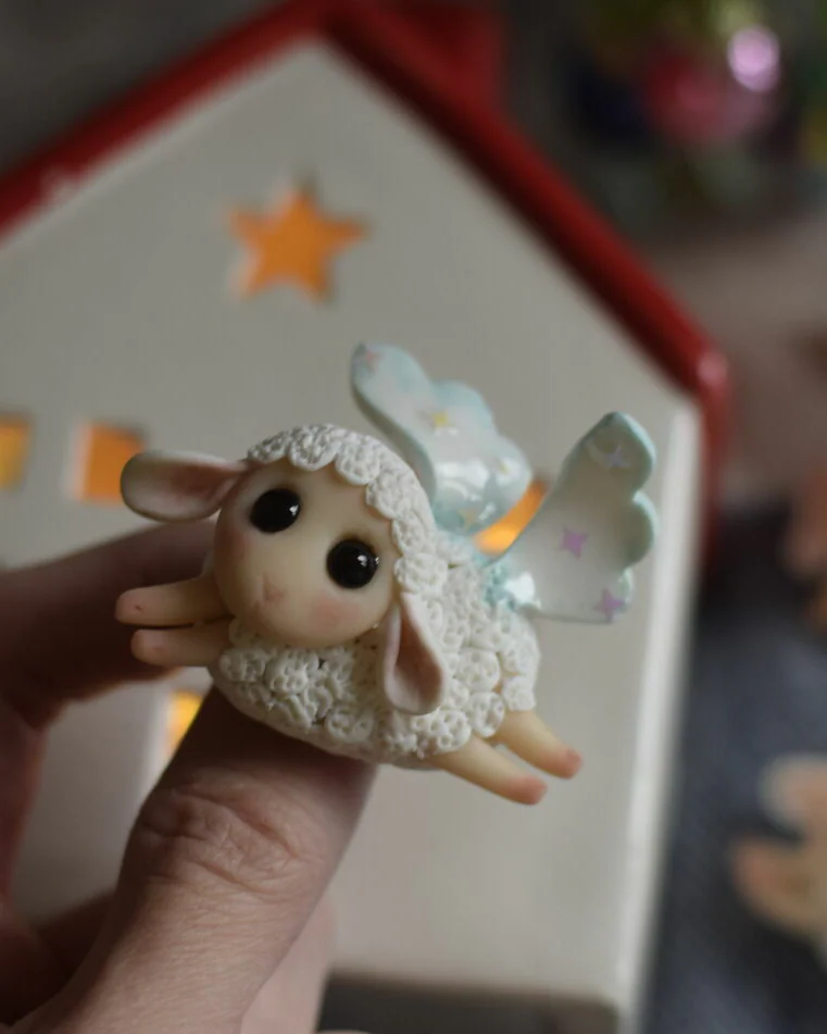 Овечка с крылышками