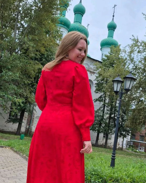 Кумачовое шёлковое платье, натуральный шелк Италия